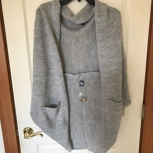 Super cute & comfy grey knit cardigan
